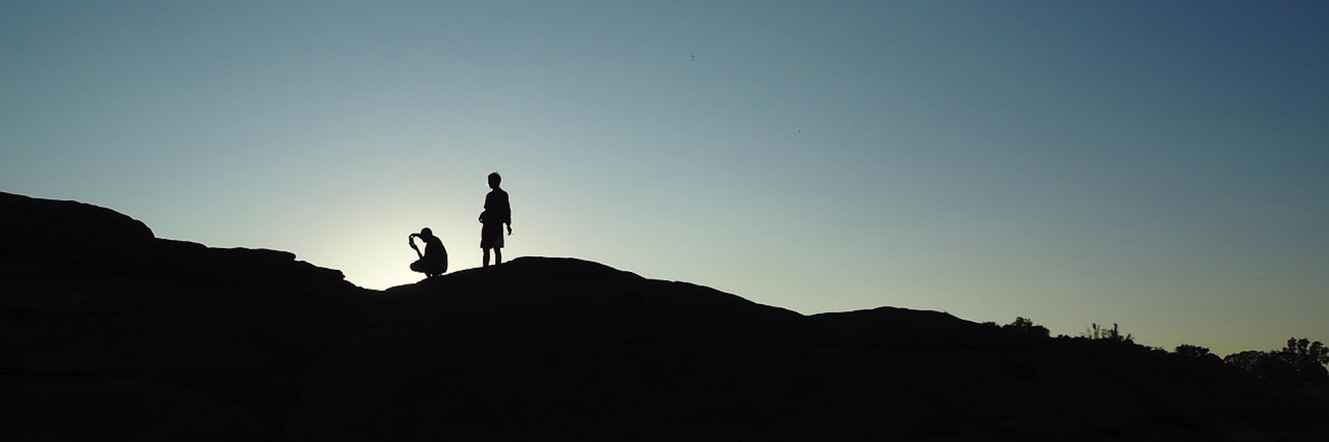 Zwei Menschen auf einem Berg - Psychotherapie aus meiner Sicht